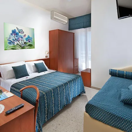 Caesar Hotel 3*